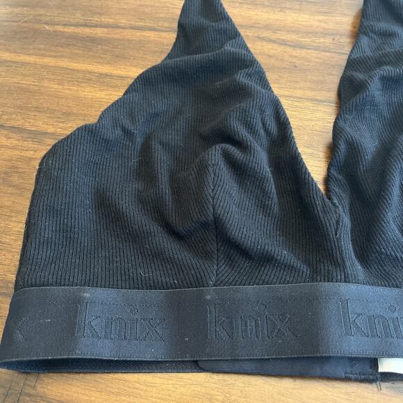 Knix Women’s Sz Large Black Ribbed V-neck Wireless Bra Comfortcore Campuscore - Picture 2 of 9